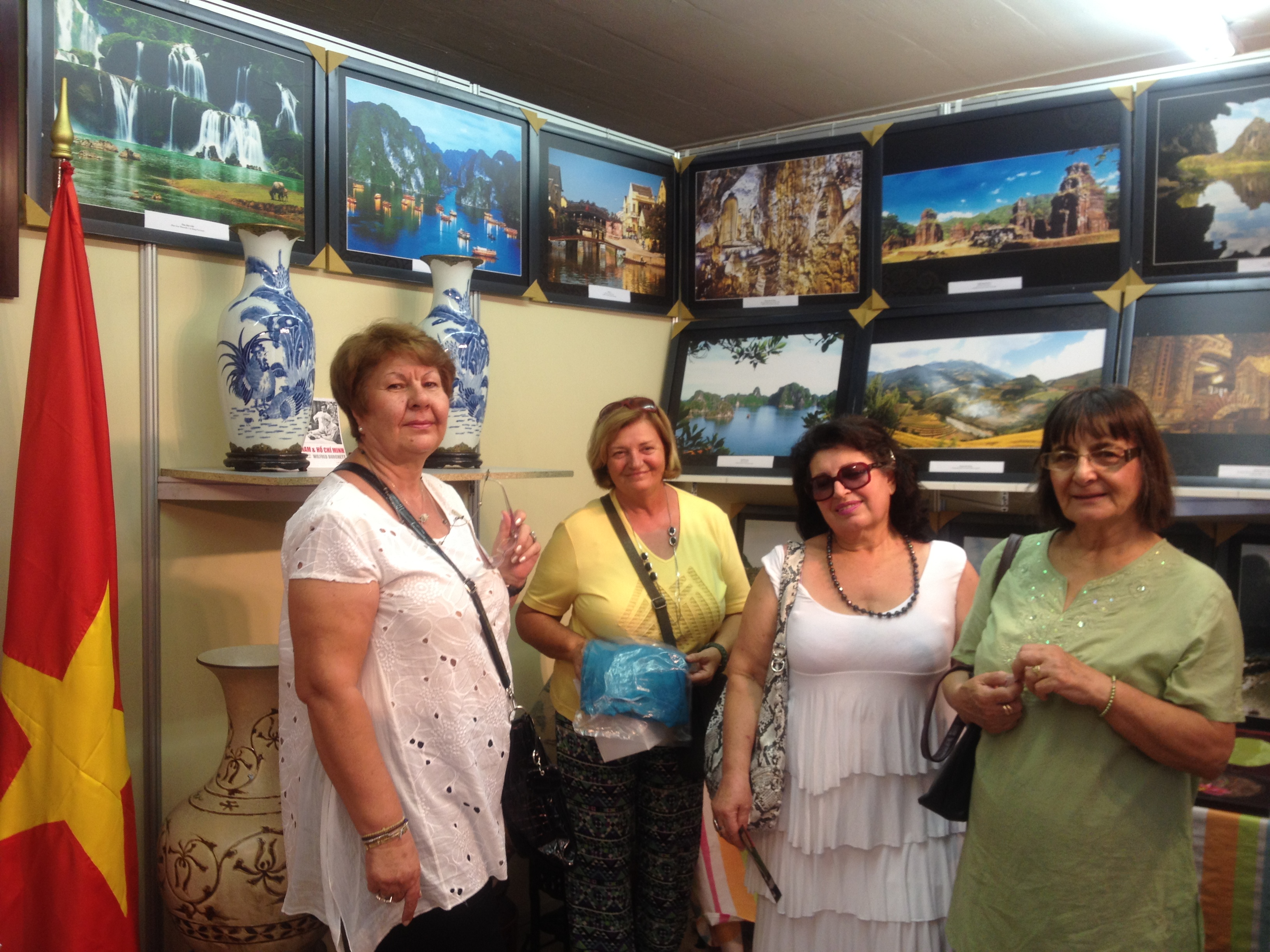 Vietnamese Embassy in Greece joins international trade fair